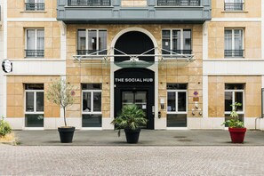 Exterior - The Social Hub Paris La Defense (Puteaux)