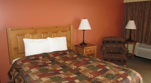 Room, 1 Queen Bed | Desk, free WiFi
