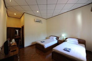 Minibar, in-room safe, desk, free WiFi - Sky Palace Hotel Bagan (Nyaung-U)