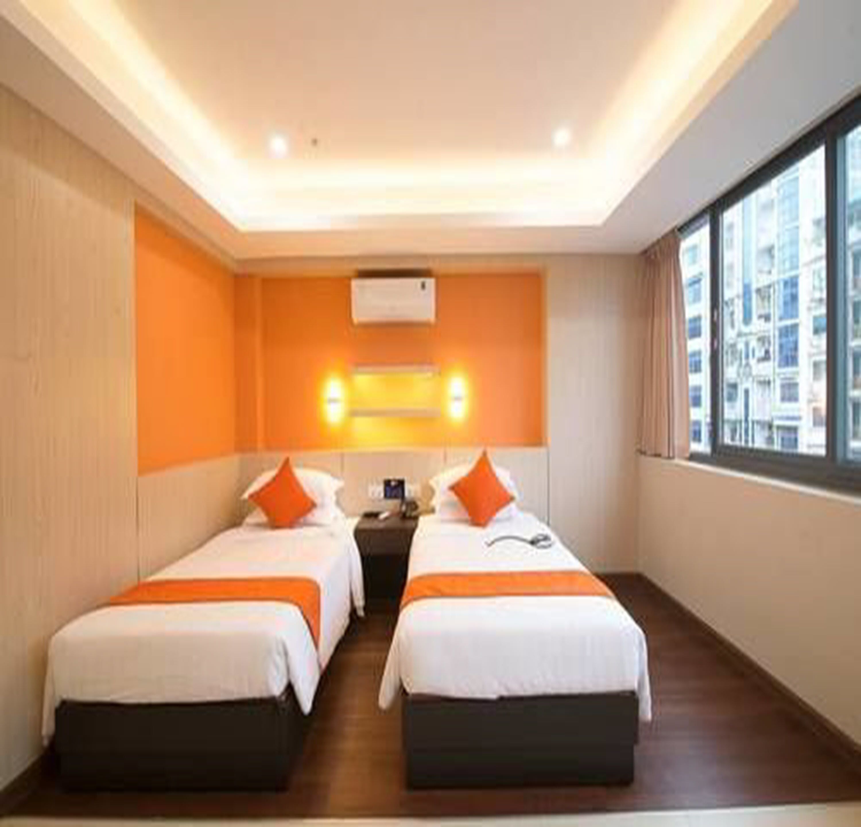 deluxe room | minibar, in-room safe, desk, blackout curtains