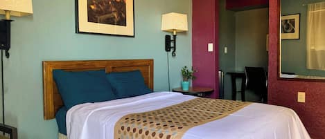 Room, 1 Queen Bed, Non Smoking, Refrigerator & Microwave | Free WiFi, bed sheets