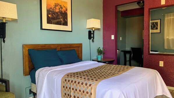 Room, 1 Queen Bed, Non Smoking, Refrigerator & Microwave | Free WiFi, bed sheets