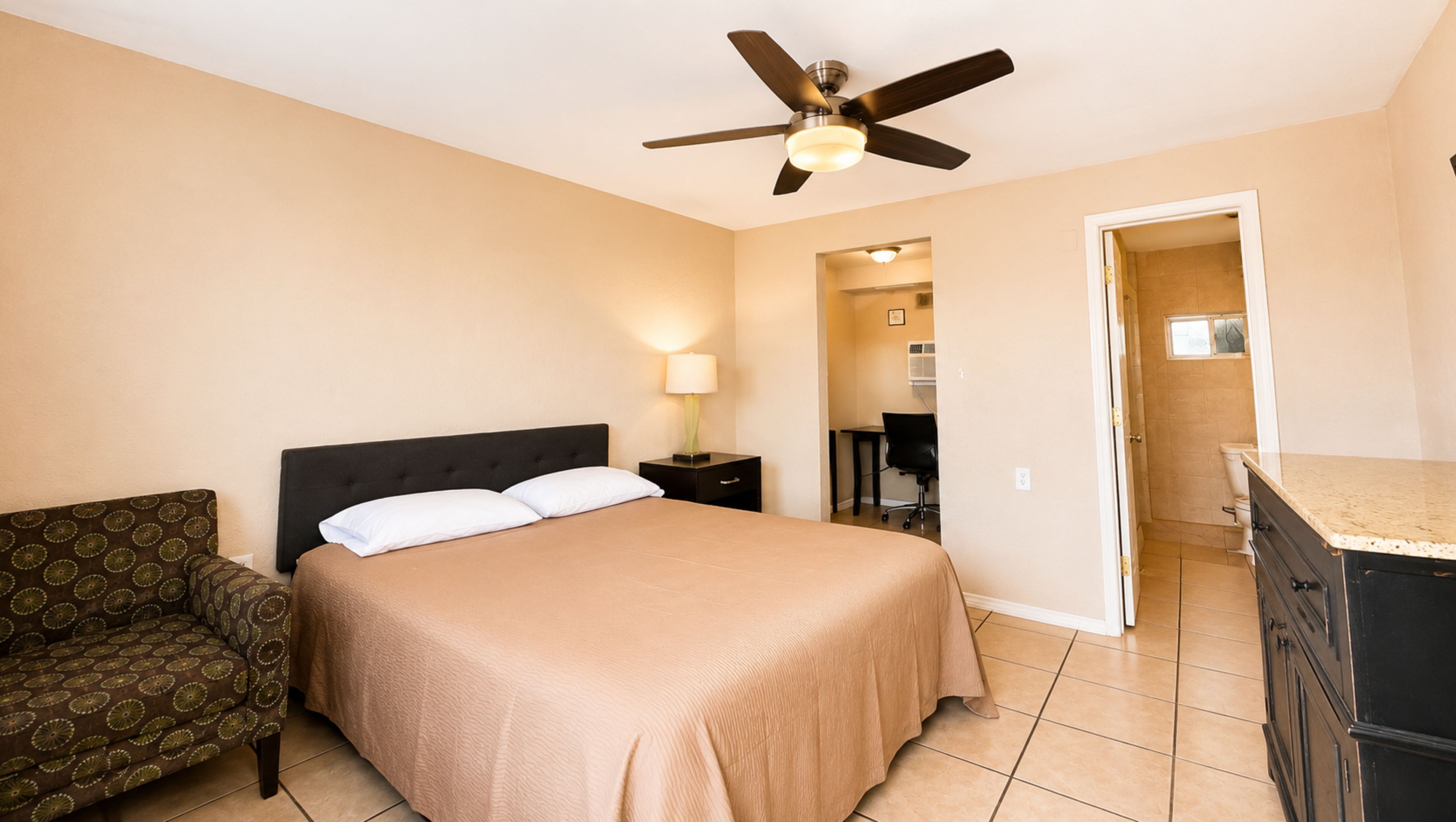 Room, 1 Queen Bed, Non Smoking, Refrigerator & Microwave | Free WiFi, bed sheets