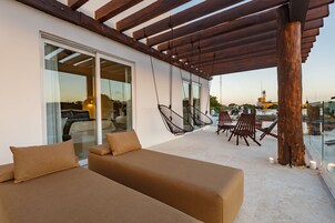 Junior Suite with terrace and city view | Verönd/útipallur