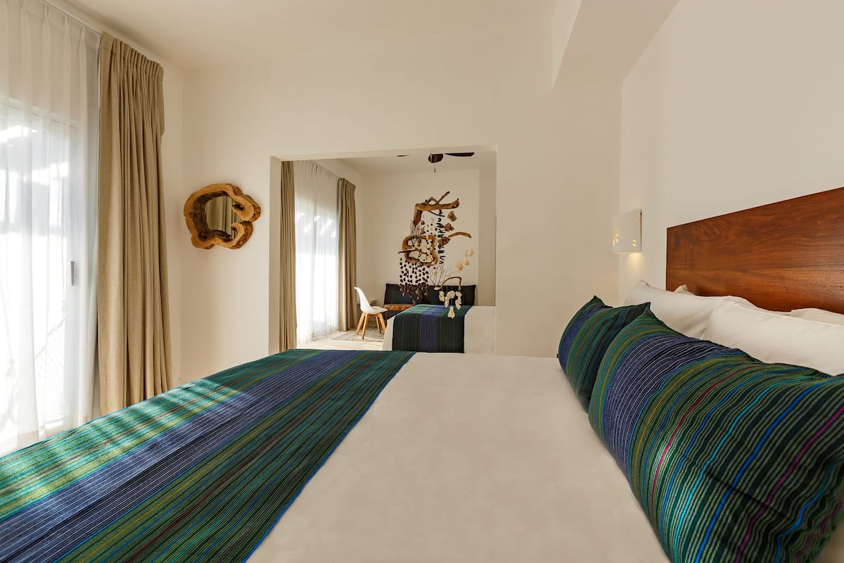 Junior Suite with terrace and city view