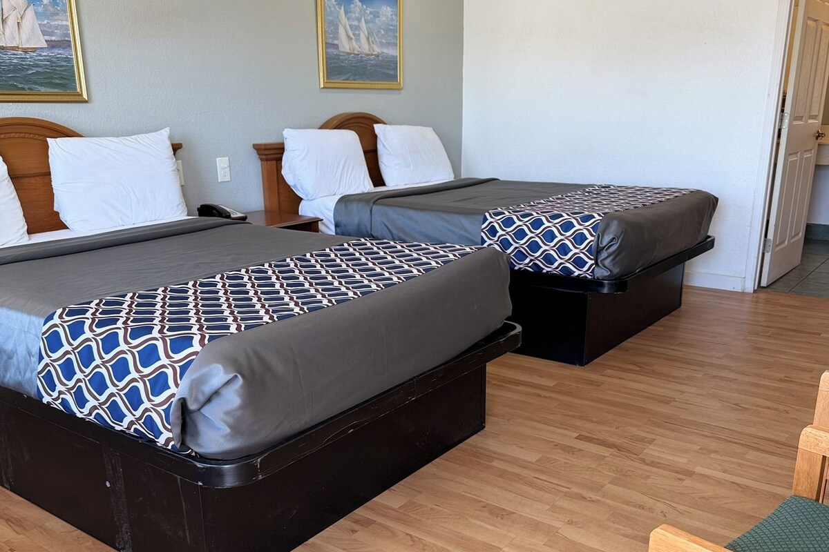 Chambre Standard double, accessible aux personnes à mobilité réduite | Fer et planche à repasser, accès au Wi-Fi (inclus)