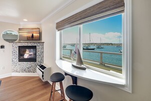 Panoramic Double Room, Private Bathroom, Ocean View (Bayview Oceanfront) | Room amenity