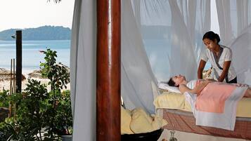 Soins d'aromathérapie, massages thaïs, gommages corporels