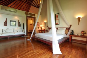 Minibar, in-room safe, desk, blackout drapes