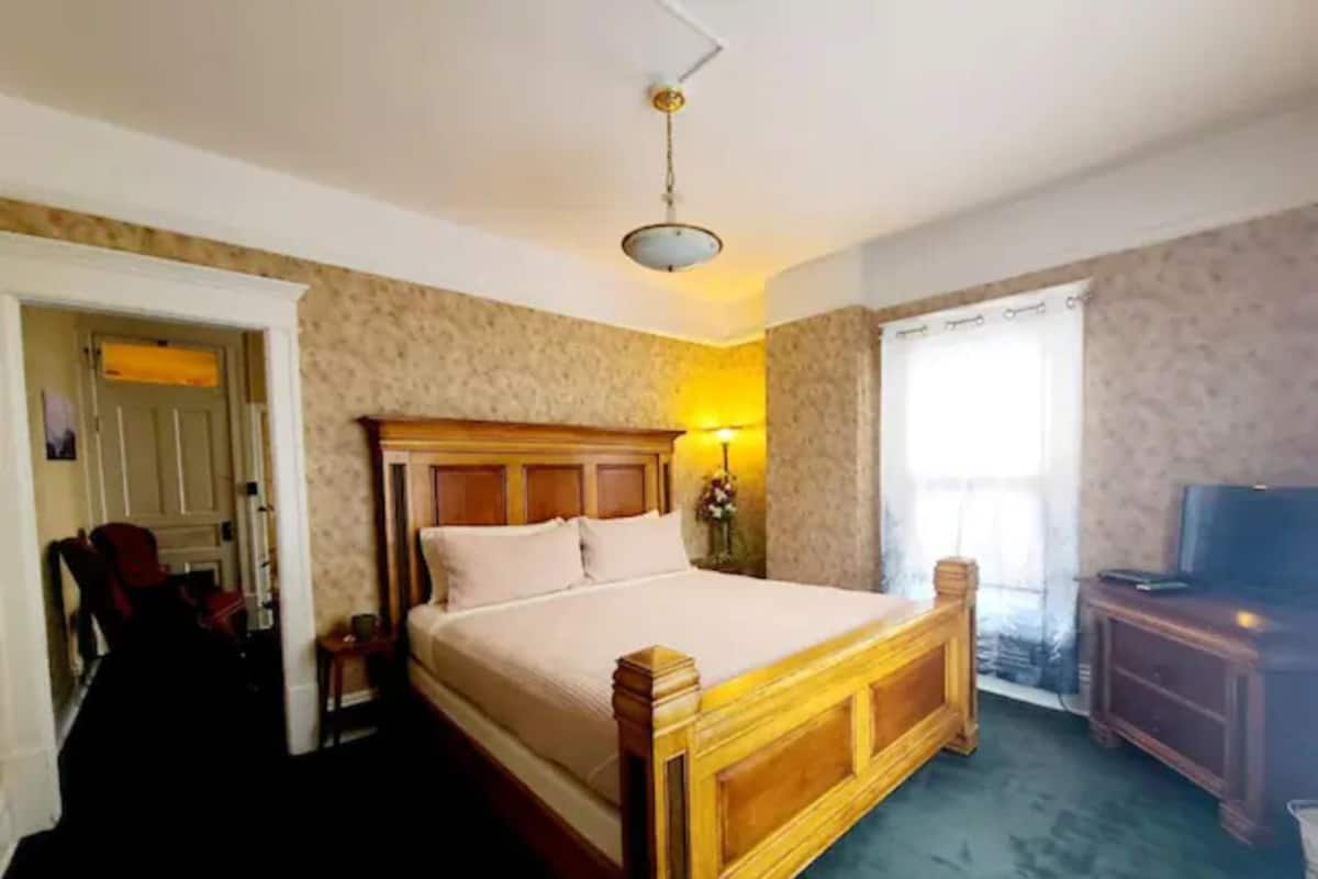 Luxury Suite, 1 King Bed | View from room