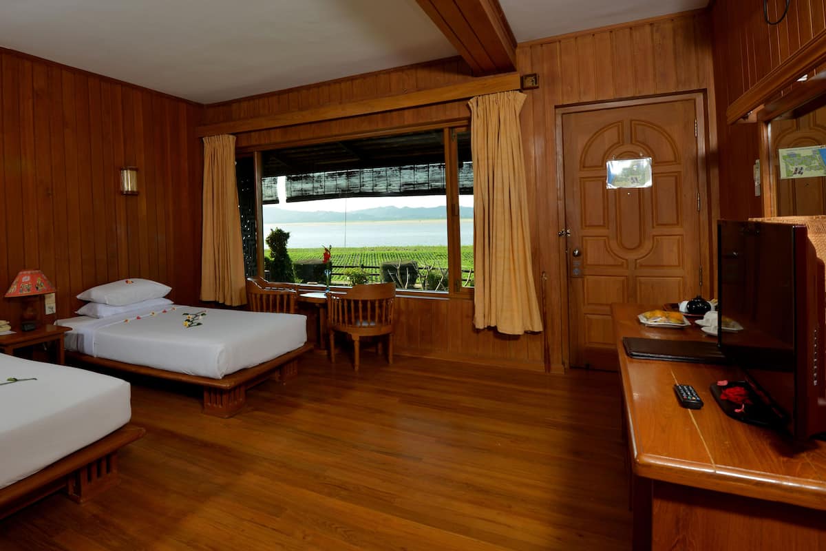 Deluxe River View