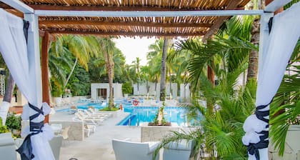 Oh! Cancun The Urban Oasis & Beach Club