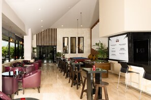 2 bar/lounge, bar tepi kolam renang