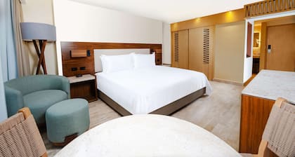 Oh! Cancun The Urban Oasis & Beach Club