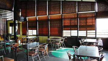 Breakfast, lunch, dinner served; international cuisine