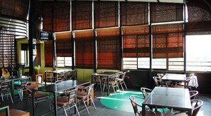 Breakfast, lunch, dinner served; international cuisine  - Hotel Pho Sein (Yangon)