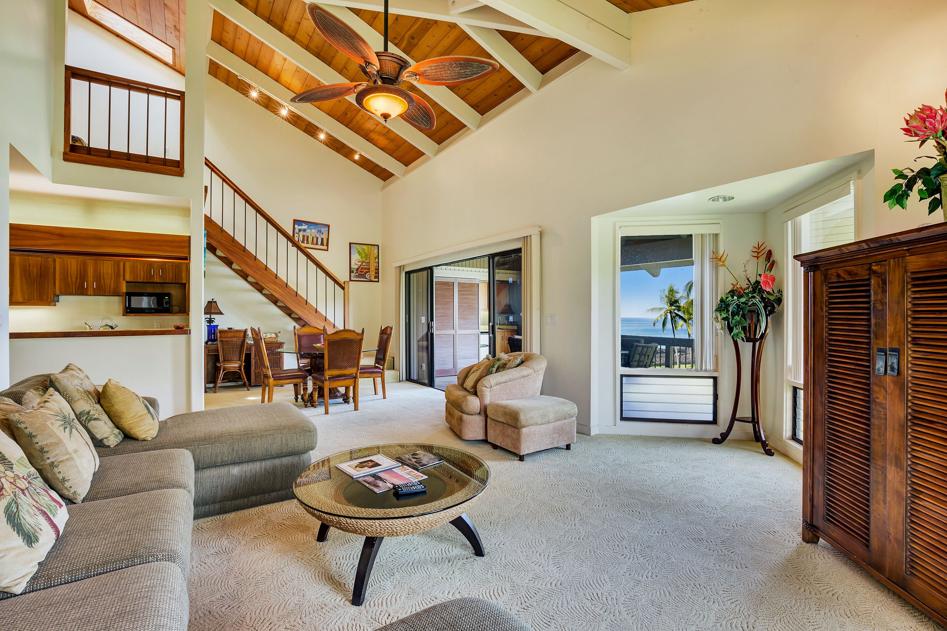 2 Bedroom Ocean View with Loft | Living room | TV