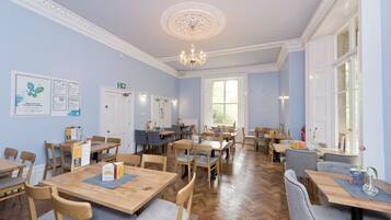 Breakfast and dinner served