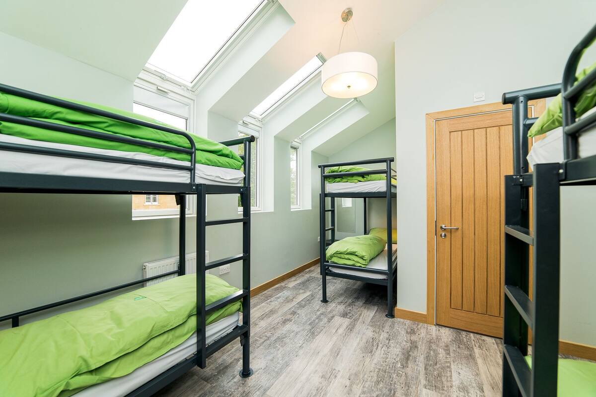 Room (6 Bed Private Ensuite) | Bed sheets