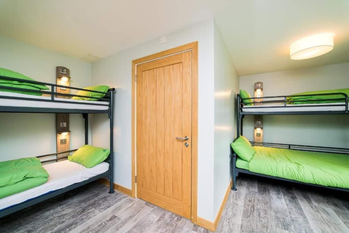 Room (5 Bed Double Private Ensuite) | Bed sheets
