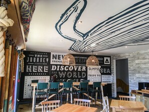 Bar (on property) - YHA Broad Haven - Hostel (Haverfordwest)