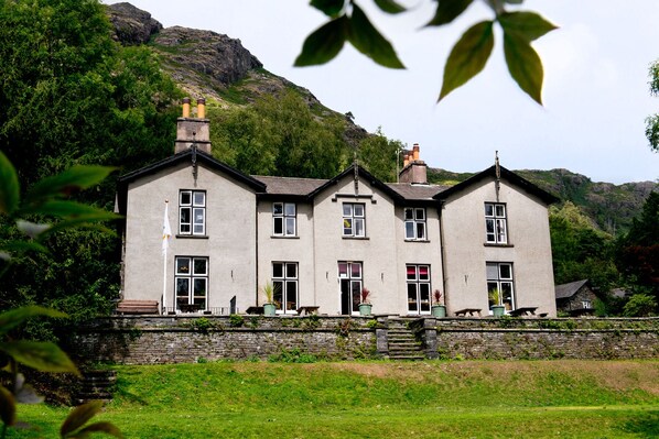 Front of property - YHA Coniston Holly How - Hostel (Coniston)