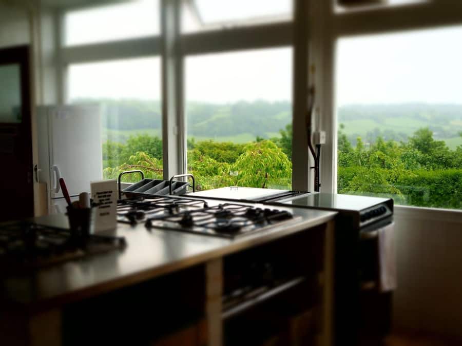 Kjøleskap, mikrobølgeovn, ovn og brødrister