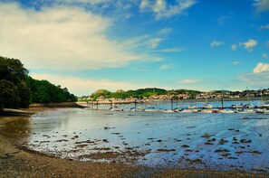 Beach nearby - YHA Conwy - Hostel (Conwy)