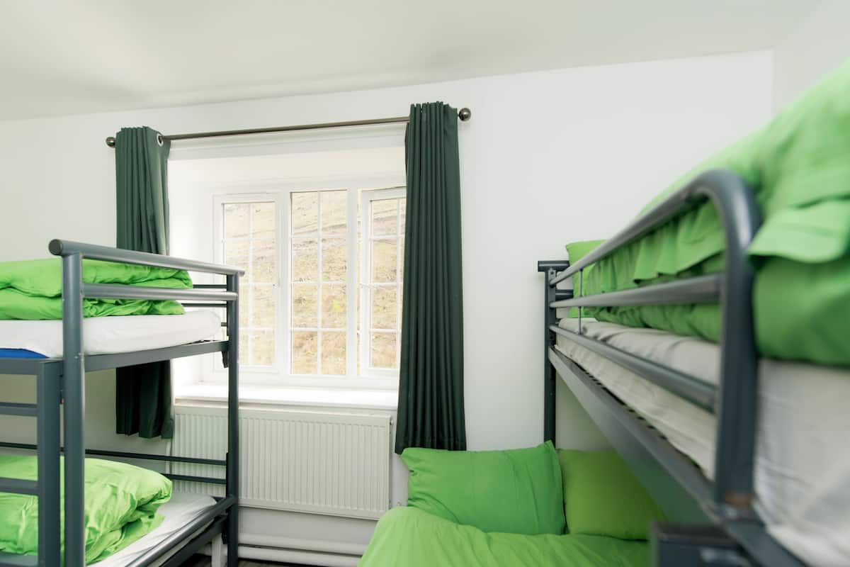 ルーム (5 Bed Private including Double Bed) | ベッドシーツ