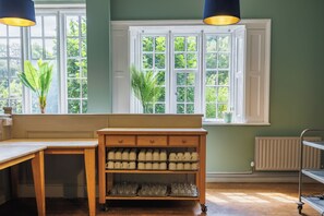 Daily full breakfast for a fee - YHA Ilam Hall - Hostel (Ashbourne)