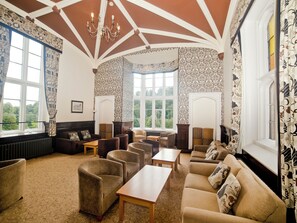 Living area - YHA Ilam Hall - Hostel (Ashbourne)