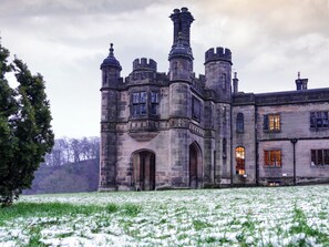 Front of property - YHA Ilam Hall - Hostel (Ashbourne)