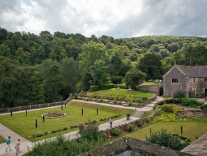 Garden - YHA Ilam Hall - Hostel (Ashbourne)