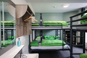 Free cribs/infant beds, bed sheets - YHA Keswick - Hostel (Keswick)