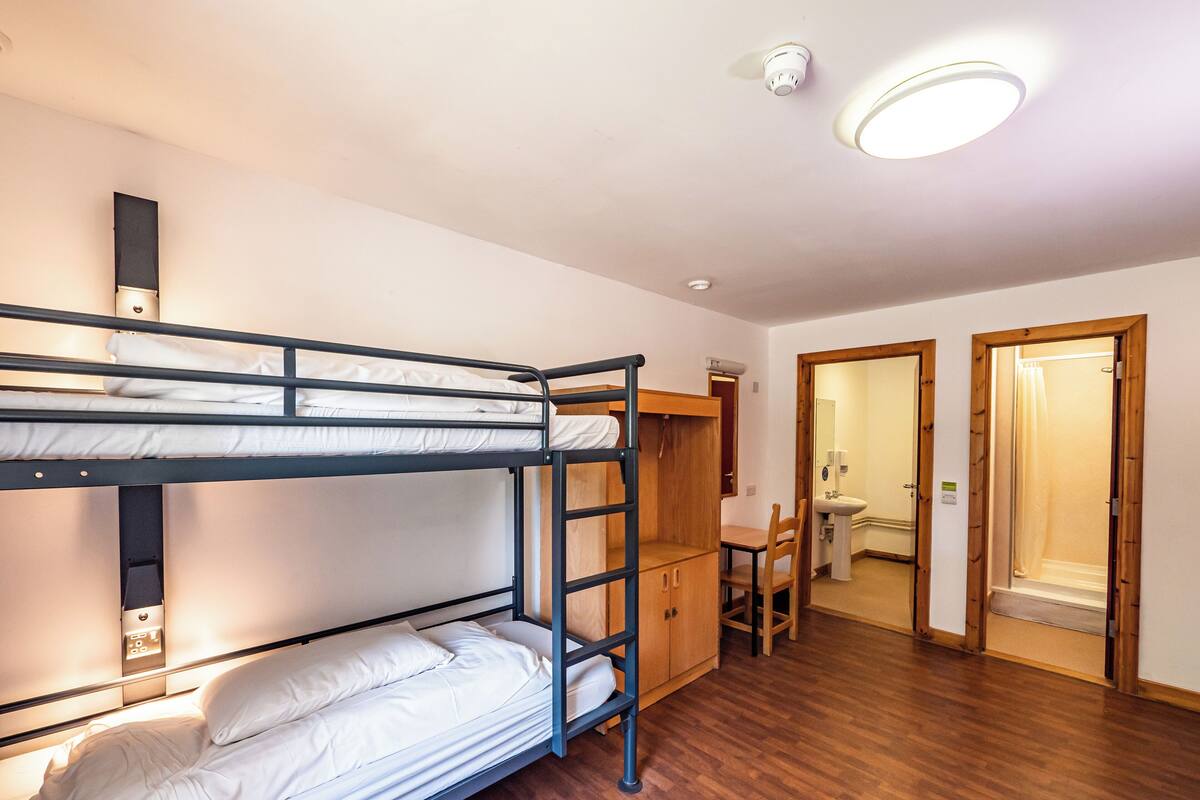Phòng, có phòng tắm riêng (6 Bed Private) | Bộ trải giường