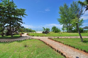 Garden - Cote d'Or Footprints (Praslin Island)