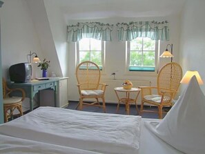 Minibar, coffres-forts dans les chambres, bureau, chambres insonorisées