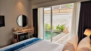 Premium bedding, minibar, in-room safe, desk