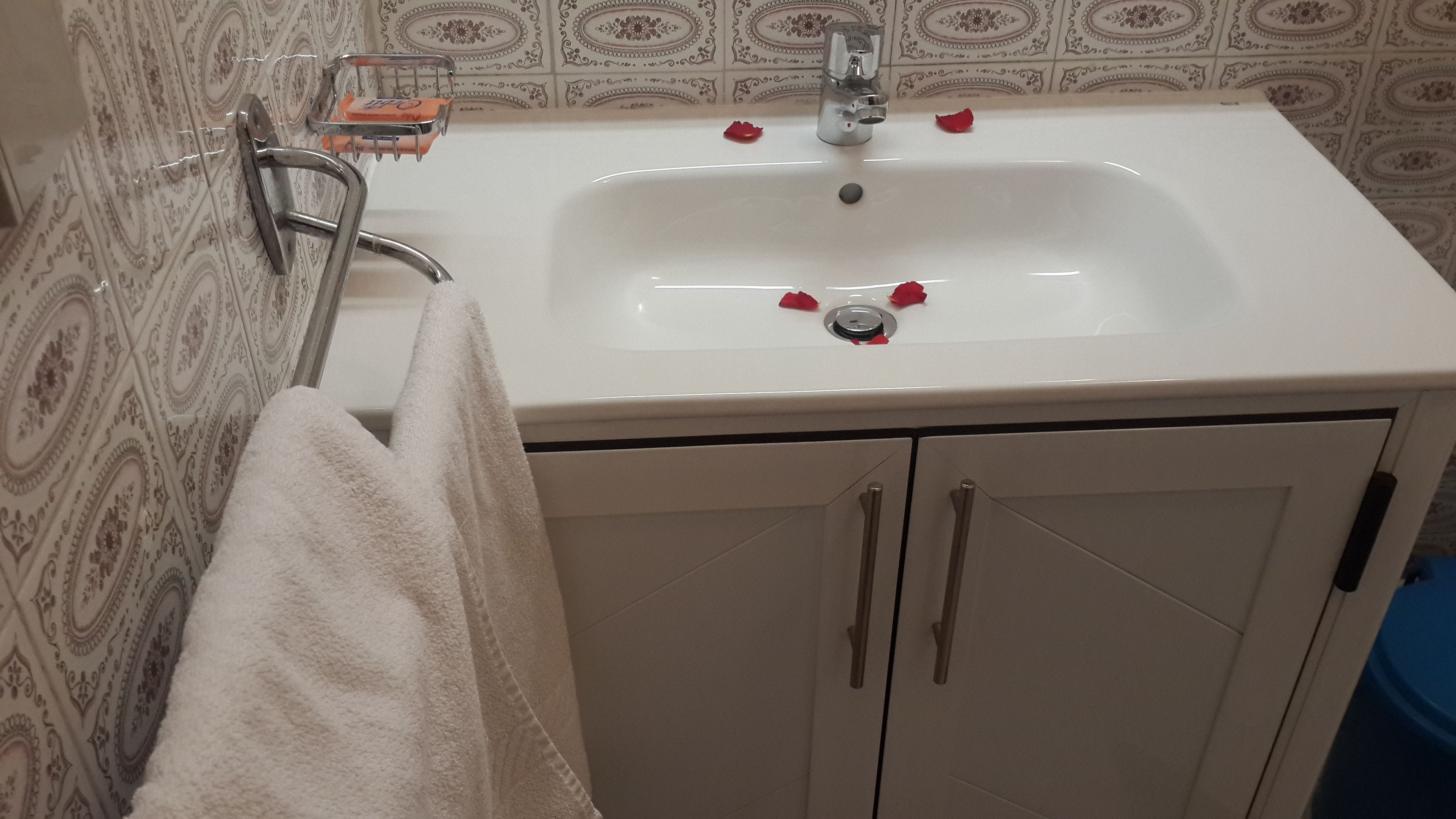 family room | bathroom sink