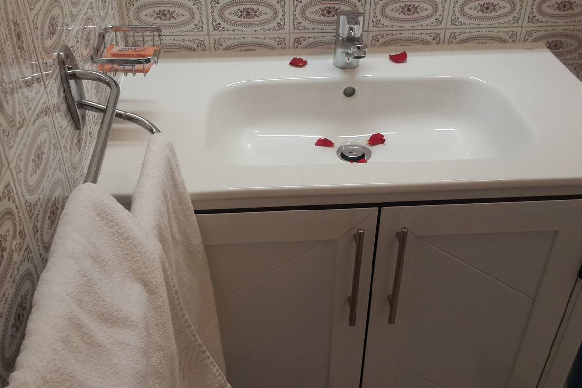 family room | bathroom sink