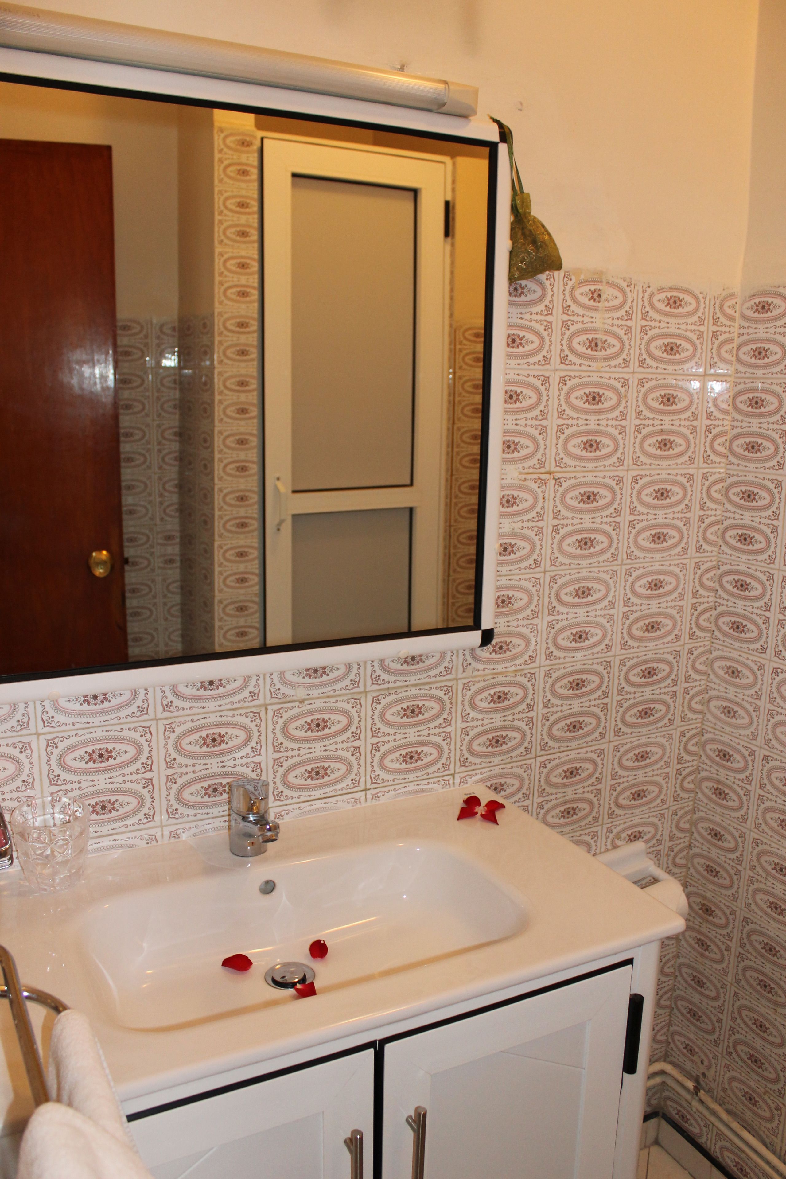 superior double room | bathroom | hair dryer, bidet, towels