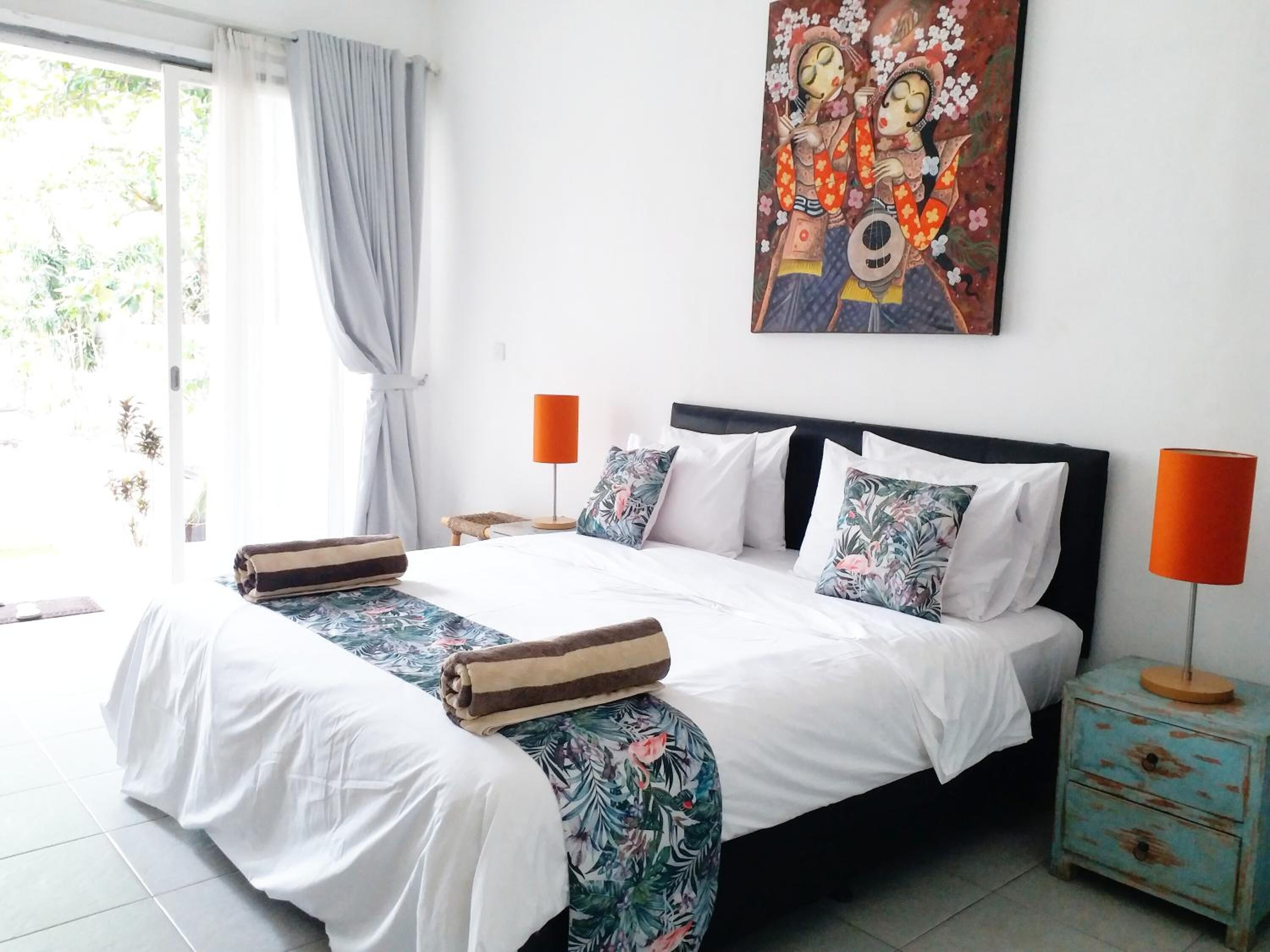 In-room safe, desk, rollaway beds, free WiFi