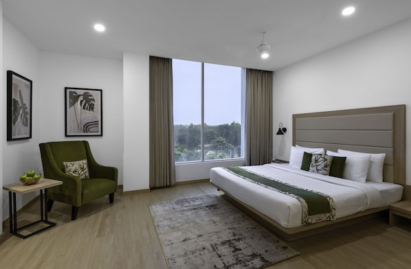 Premium bedding, minibar, in-room safe, desk