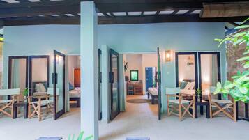 Room, 1 Double Bed, Garden View | Minibar, in-room safe, desk, laptop workspace