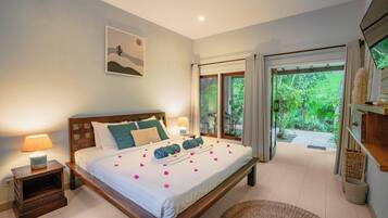 Room, 1 Double Bed, Garden View | Minibar, in-room safe, desk, laptop workspace