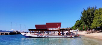 Bale Sampan Bungalows