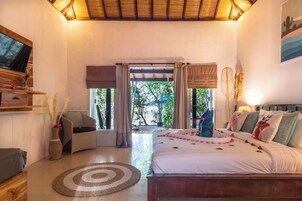 Minibar, safe på rommet, skrivebord og skrivebord for bærbar PC