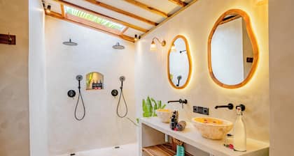 Bale Sampan Bungalows