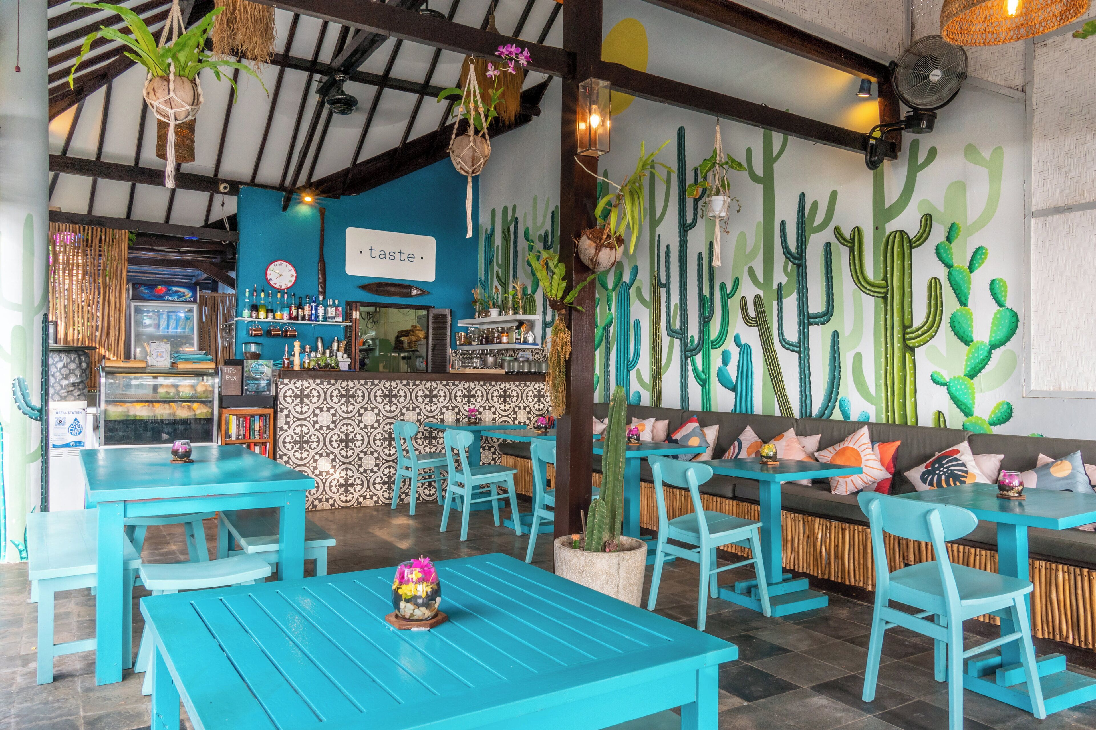 international cuisine, beach views