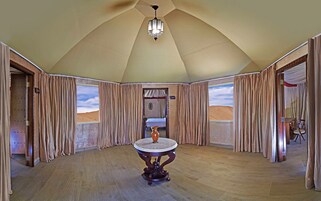 1 bedroom, premium bedding, free minibar, in-room safe